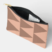 Geometrische große Dreiecke Mocha Mousse Dusty Pin Zubehörtasche (Offen)