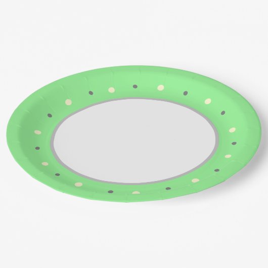 Geometrische grüne Creme Grau Polka Dots Pappteller (Schrägansicht)