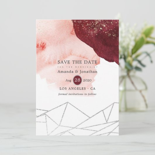 Geometrische Hochzeit von Burgund und Wasserfarbe Save The Date (Stehend Vorderseite)