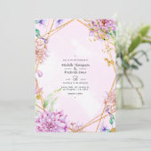 Geometrische Hochzeit von lila und Gold-Floral Einladung (Stehend Vorderseite)