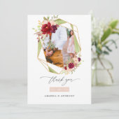 Geometrische HochzeitsfotoCollage aus Burgund und Dankeskarte (Stehend Vorderseite)