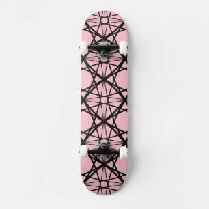 Geometrische Kunst in Schwarz und Rosa Skateboard