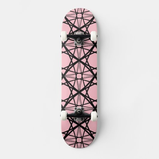 Geometrische Kunst in Schwarz und Rosa Skateboard (Vorderseite)