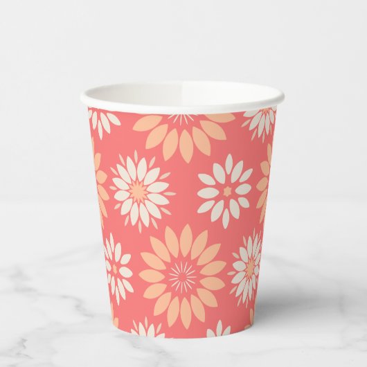 Geometrische Pfirsiche und Gemusterte Creme Pappbecher (Links)