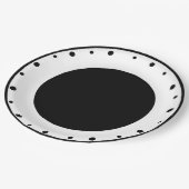 Geometrische Polka Dots Schwarz-weiß Pappteller (Schrägansicht)