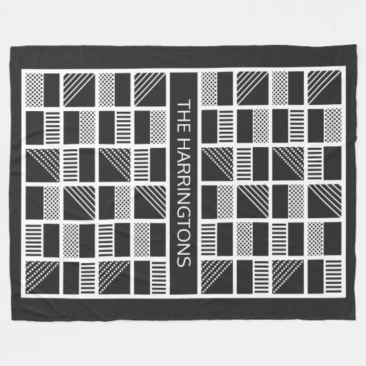 Geometrische Quadrate für Vlies-Decks aus Monogram Fleecedecke (Vorderseite (Horizontal))