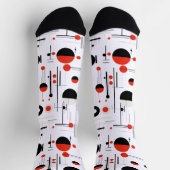 Geometrische, rote, schwarze Bauhaus-Formen auf we Socken (Oben)