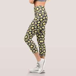 Geometrische schwarze Lacy-Art auf Gelb Capri Leggings