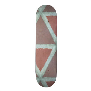 Geometrische Steinwand Skateboard