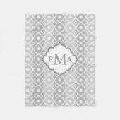 Geometrische Streifen (weiß und grau) und Quatrefo Fleecedecke (Vorderseite)