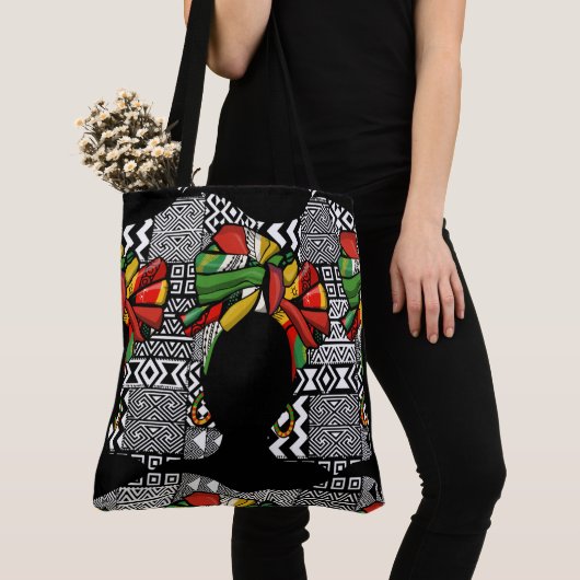Geometrische Tasche des Schwarzweiß-Aztekendesigns (Von Nahem)