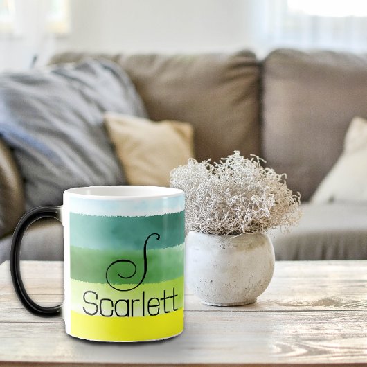 Geometrische Tasse für grüne Buchstaben