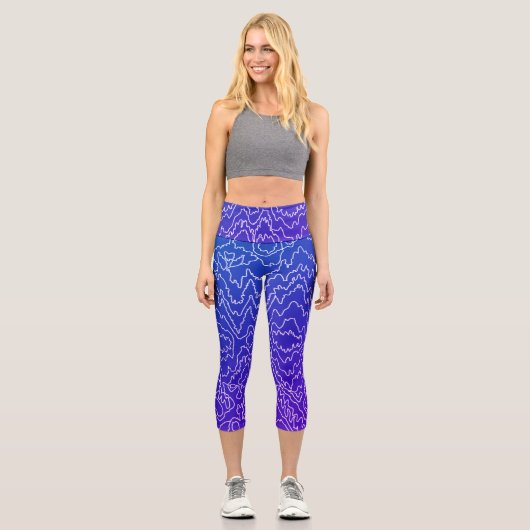 Geometrische weiße Curvy-Linien auf blau Capri Leggings (Vorderseite)