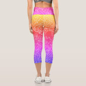 Geometrische weiße Curvy-Linien auf blau Capri Leggings (Rückseite)