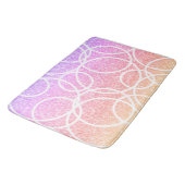 Geometrische weiße Kreise Rainbow-Glitzer Abstrakt Badematte (Schrägansicht)