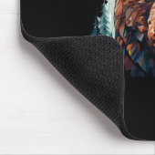 Geometrischer Bärenkopf mit Bergbaumlandschaft B Mousepad (Ecke)