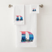 Geometrischer Buchstabe D Korallenrosa, monogramm Badhandtuch Set (Insitu)