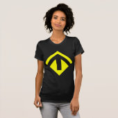 Geometrischer Pfeil 02 T-Shirt (Vorne ganz)