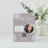 Geometrischer QR-Code für öffentliche Notare Postkarte (Stehend Vorderseite)