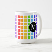Geometrischer Quadrat-Regenbogen färbt Monogramm Kaffeetasse (VorderseiteRechts)