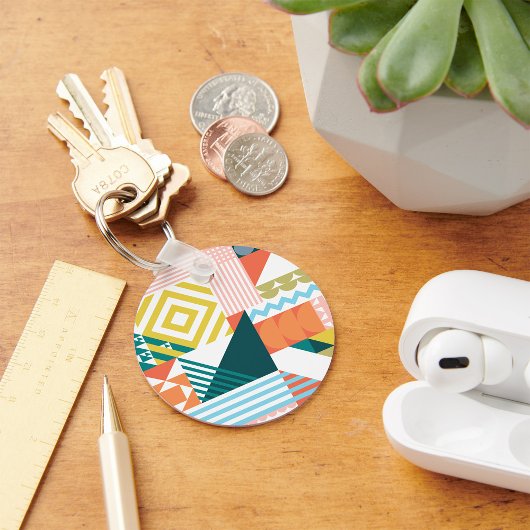 Geometrischer Schlüsselanhänger mit farbenförmigen
