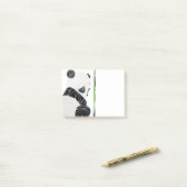 Geometrischer trauriger Panda Post-it Klebezettel (Auf Schreibtisch)