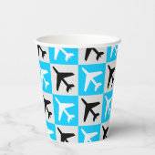 Geometrisches, blaues Flugzeug Pappbecher (Rückseite)