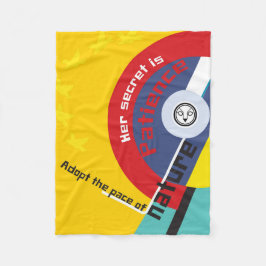 Geometrisches Brahaus mit Typografie Fleecedecke