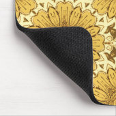 Geometrisches Daisy Muster in Mustard Gold Mousepad (Ecke)