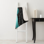 Geometrisches Design für Türkisblau und schwarze D Sherpadecke (Beispiel)