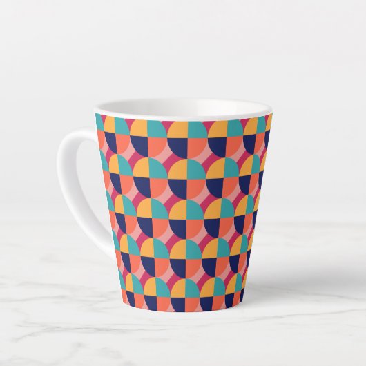 GEOMETRISCHES DESIGN. MILCHTASSE (Linke Ecke)