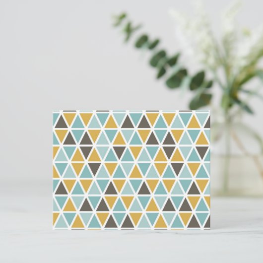Geometrisches Dreieck-Muster Feiertagspostkarte (Stehend Vorderseite)