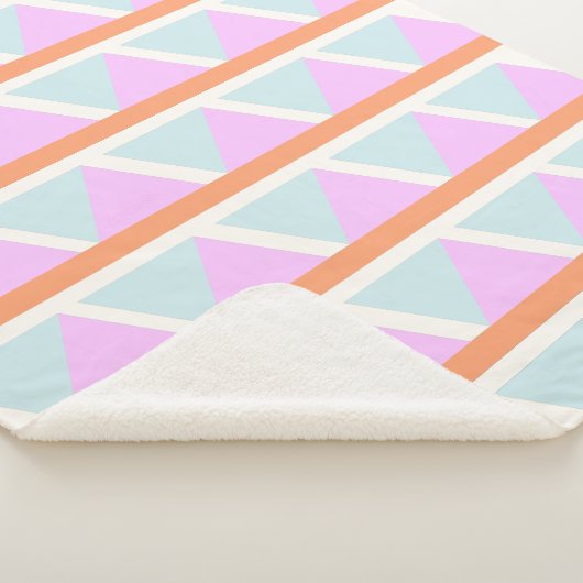 Geometrisches Dreieck-Muster in Pastel Aqua und Pi Sherpadecke (3/4)