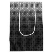 Geometrisches Farbverlaufsmuster Schwarz/Weiß Mittlere Geschenktüte (Rückseite)