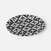 Geometrisches Flugzeug für Schwarz-weiße Luftfahrz Pappteller (Schrägansicht)