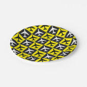 Geometrisches Gelbflugzeug Pappteller (Schrägansicht)