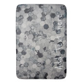 Geometrisches, graues, weißes und schwarzes Hexago Badematte (Vorderseite Vertikal)