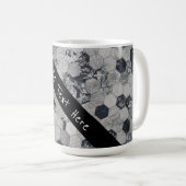 Geometrisches, graues, weißes und schwarzes Hexago Kaffeetasse (VorderseiteRechts)
