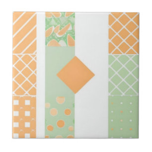 Geometrisches grün-orangefarbenes Muster Fliese