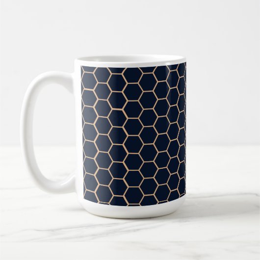 Geometrisches hellgelb auf dunkelblauem Hexagon Kaffeetasse (Links)