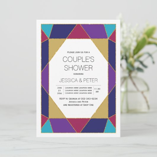 Geometrisches Juwel lila Hochzeitspaare Dusche Einladung (Stehend Vorderseite)