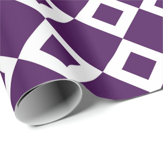 Geometrisches Lila und weißes Diamantmuster Geschenkpapier (Rolleneckpunkt)