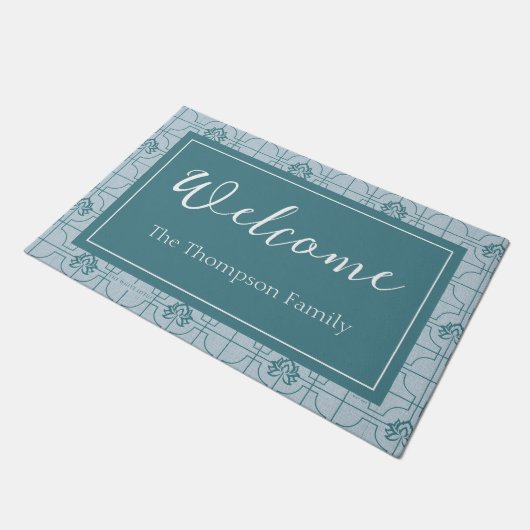 Geometrisches Lotus Grid-Muster - Der weiße Lotus Fußmatte (Schrägansicht)