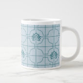 Geometrisches Lotus Grid-Muster - Der weiße Lotus Jumbo-Tasse (Rechts)