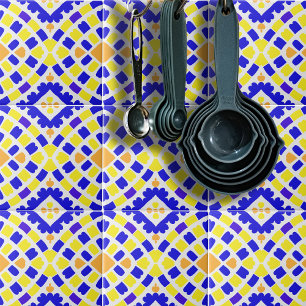 Geometrisches Mosaikblau-orange-gelbes Muster Fliese