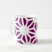Geometrisches Mulberry- und Weißmuster Kaffeetasse (Vorderseite Links)