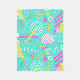 geometrisches Muster 90s Fleecedecke