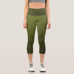 geometrisches Muster der Artenrochen Capri Leggings<br><div class="desc">Army grüne Gefälle geometrische Maschenmuster dreiecke ombre. Army green dunkelolivhue für Soldatengeschirr,  Camouflage. Es imitiert natürliche militärische Landschaften,  Widerstandskraft,  Ausdauer,  Widerstandskraft. Erdige Untertöne verbinden sich mit der Natur,  Erdung. Symbolisiert militärisches Vermächtnis,  Nutzen im Freien.</div>