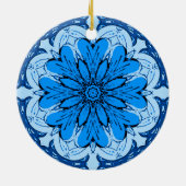 Geometrisches Muster der Blume in Cerulean & Light Keramik Ornament (Hinten)