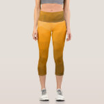 geometrisches Muster des Orangengrades Capri Leggings<br><div class="desc">Einzigartige und lustige geometrische Frauenkleidung. Coole Capri-Leggings machen Mode für sie. Dreieck geometrisches Mesh mit dunkelorange Orange Farbverlauf.</div>